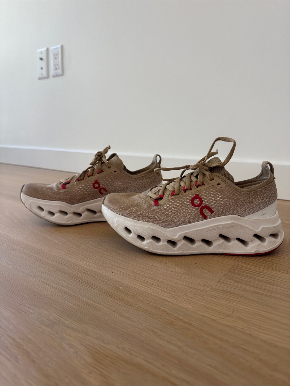 On Cloudsurfer Max 'Year of the Horse' almost new 7 women’s